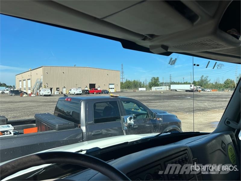 International 4300 Pick up/Dropside