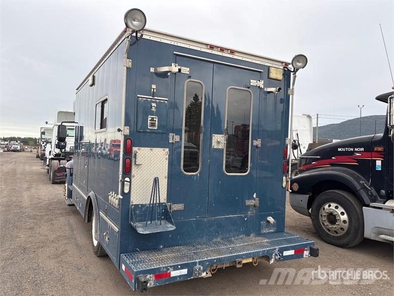 International 4300 Pickup/Pritschenwagen