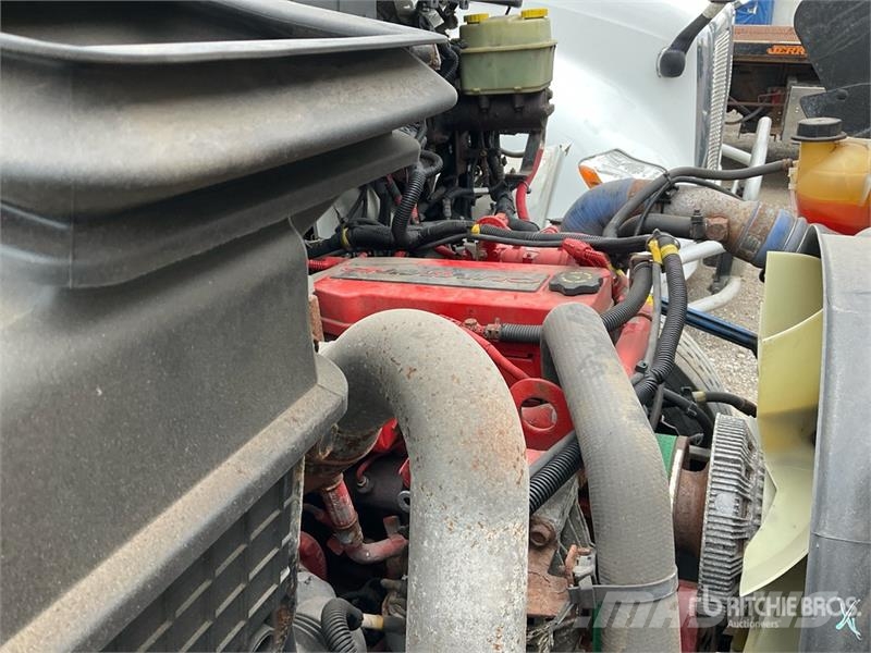 International 4300 ボックスボディー、ウイング、箱車