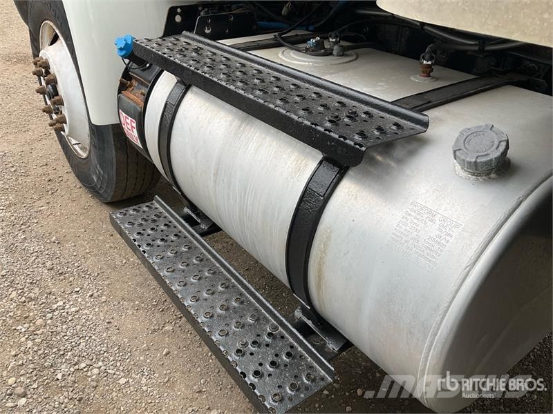 International 4300 ボックスボディー、ウイング、箱車