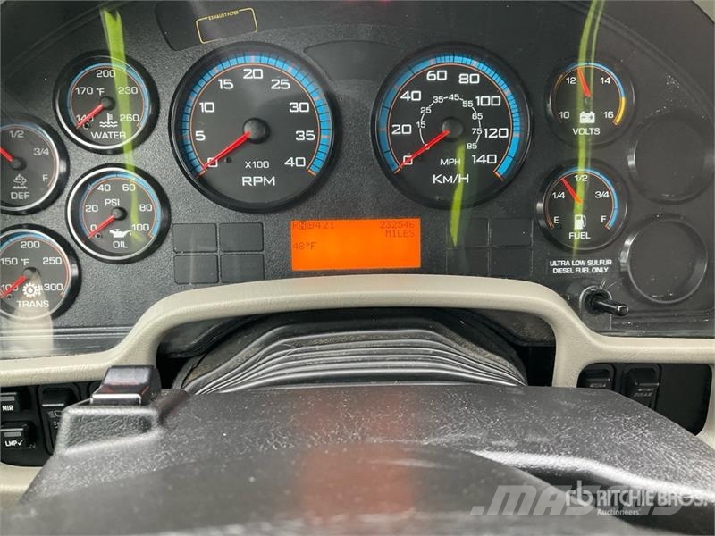International 4300 Skapbiler