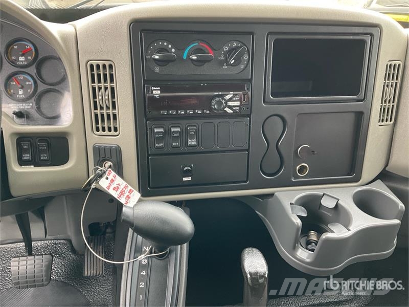 International 4300 ボックスボディー、ウイング、箱車