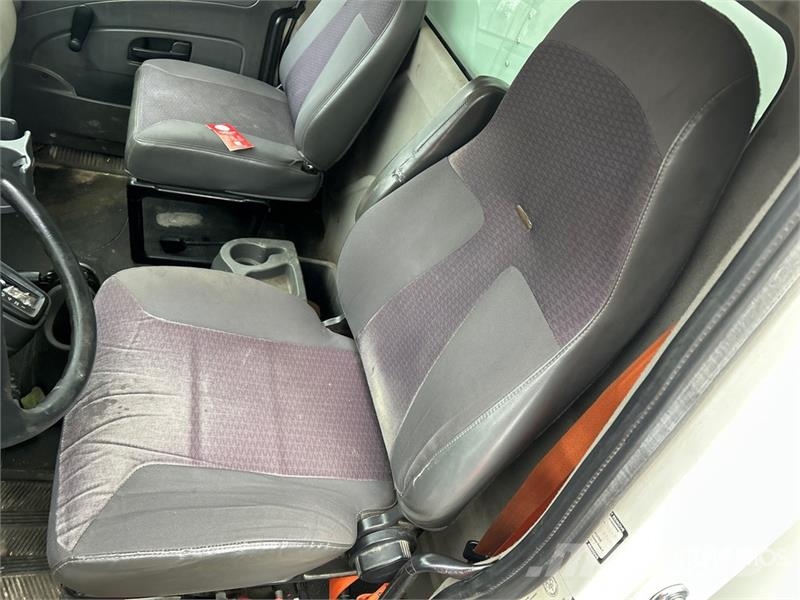 International 4300 Umpikorikuorma-autot