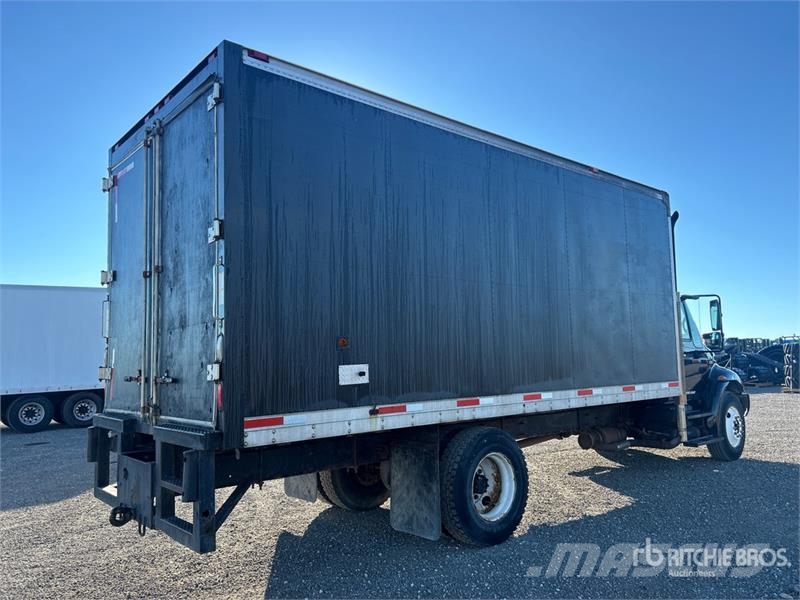 International 4300 Furgoonautod