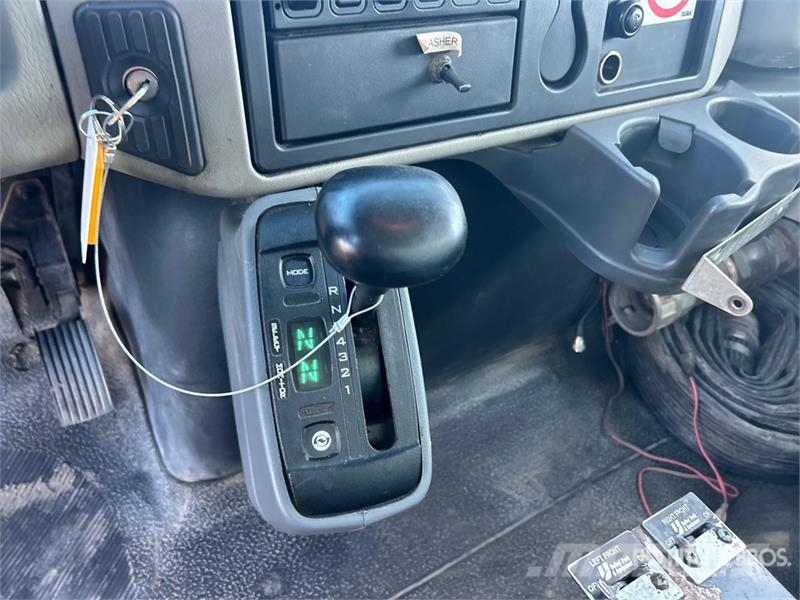 International 4300 Поливальні машини
