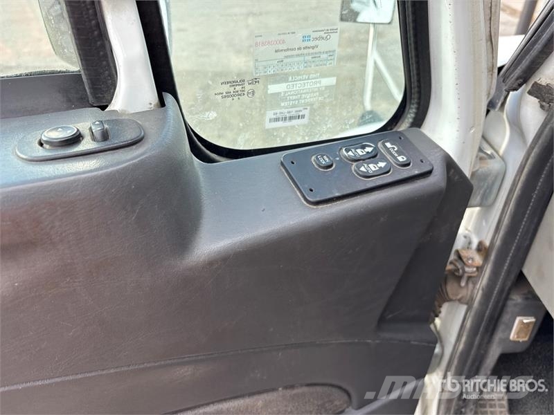 International 4300 Kravas automašīnas - refrižeratori