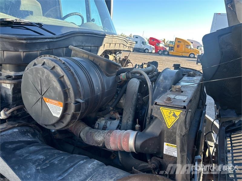 International 4300 Furgoonautod