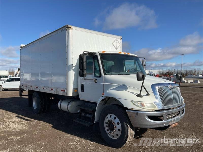 International 4300 厢式货车