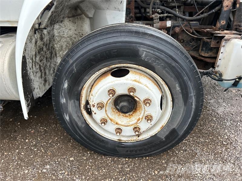 International 4300 Umpikorikuorma-autot