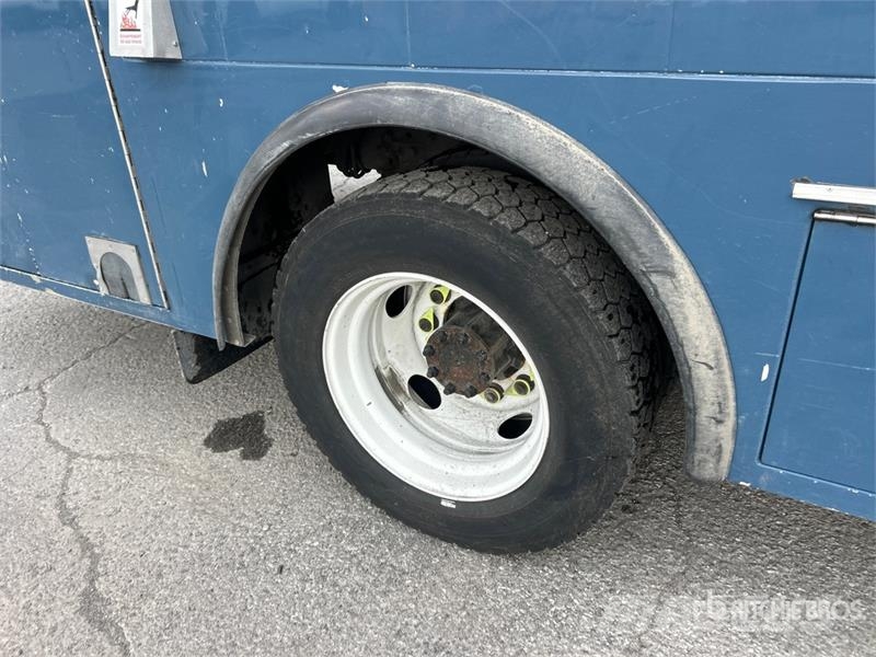 International 4300 Flakbilar/Pickuper