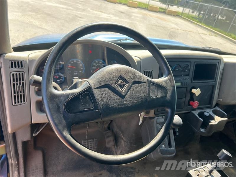 International 4300 Самосвал