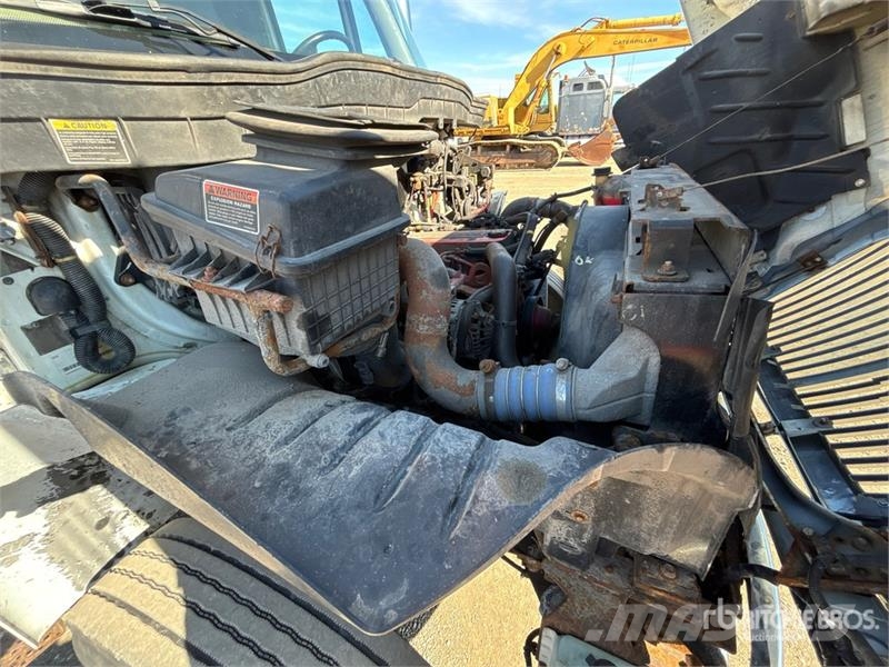 International 4300 Furgoonautod