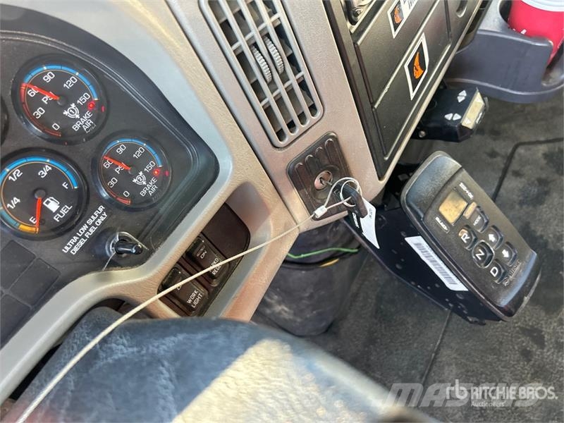 International 4300 Furgoonautod
