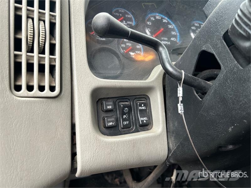 International 4300 Umpikorikuorma-autot
