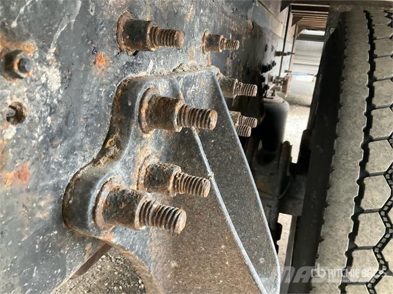 International 4300 ボックスボディー、ウイング、箱車