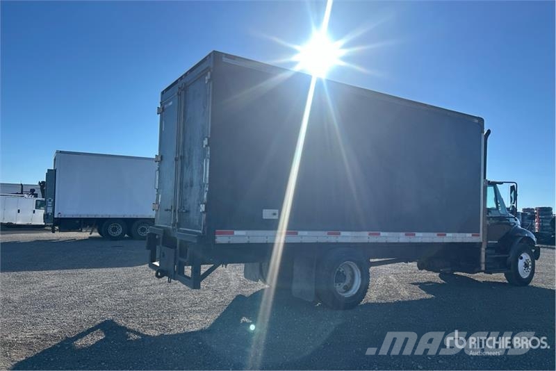International 4300 Furgoonautod