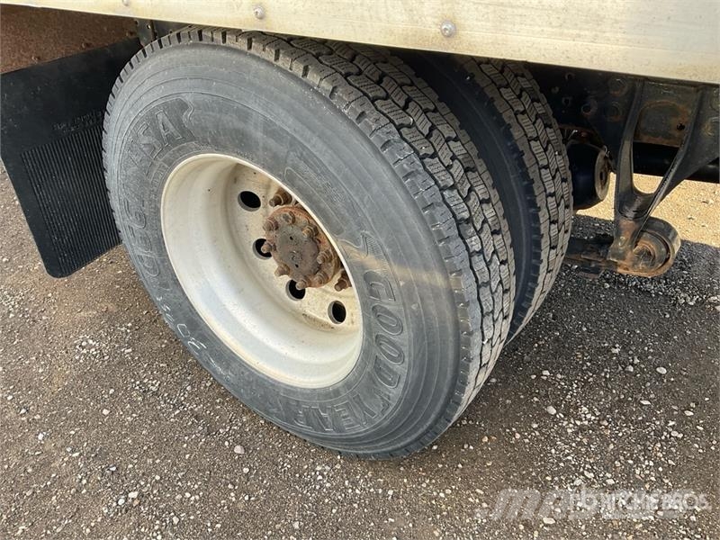 International 4300 厢式货车