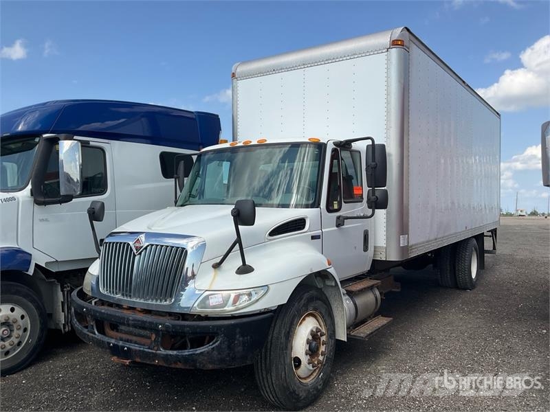 International 4300 SBA Box trucks