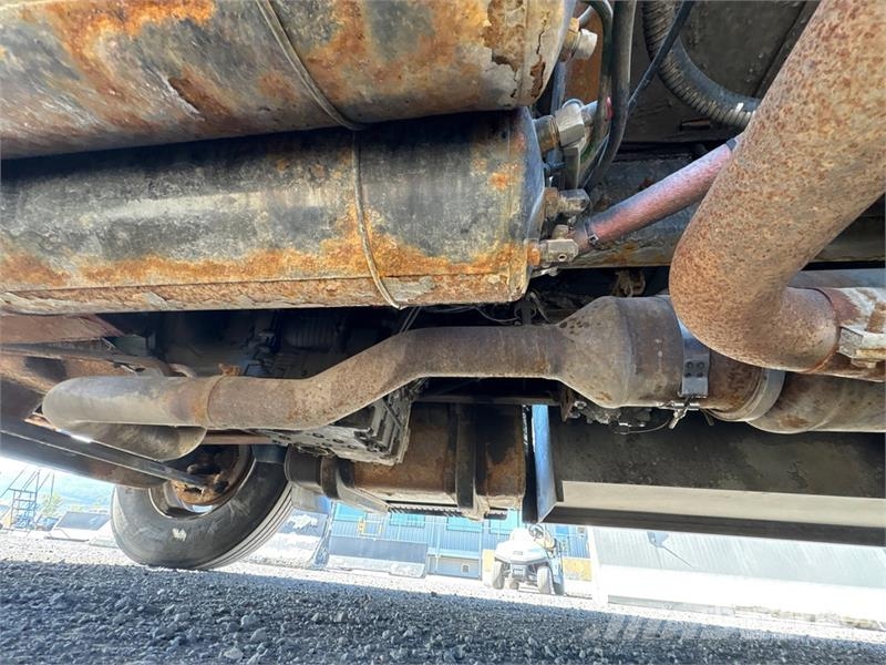 International 4300 SBA شاحنات خفيفة/مفصلية الجوانب