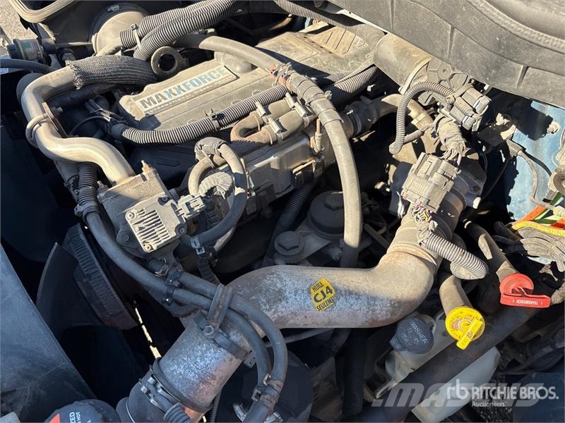 International 4300 SBA شاحنات خفيفة/مفصلية الجوانب