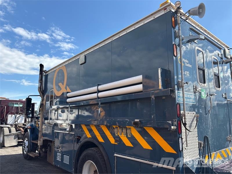 International 4300 SBA Flakbilar/Pickuper