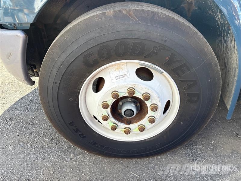 International 4300 SBA Flakbilar/Pickuper