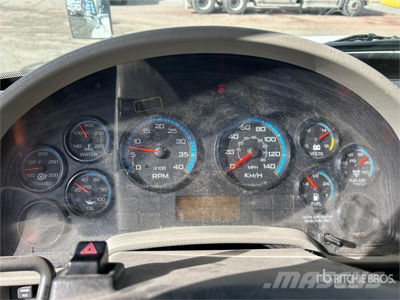 International 4300 SBA Vieglais kravas automobilis/izkraušana no sāniem