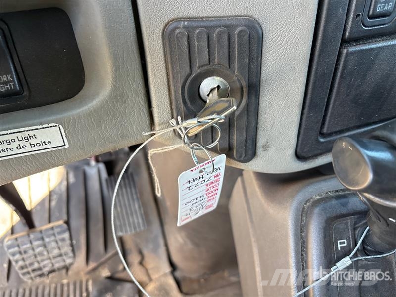 International 4300 SBA LP Фургони
