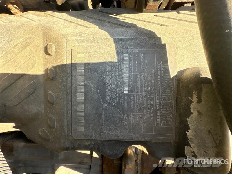 International 4300 SBA شاحنات خفيفة/مفصلية الجوانب
