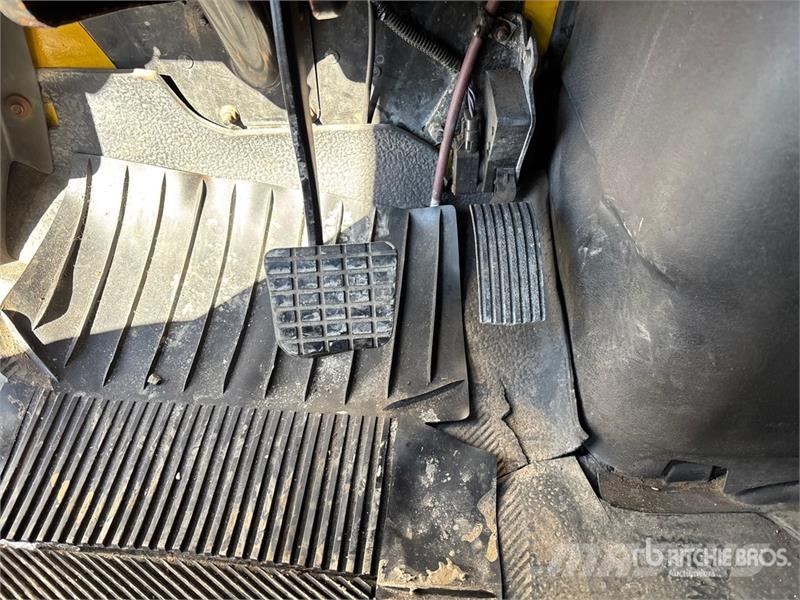 International 4300 SBA LP Фургони