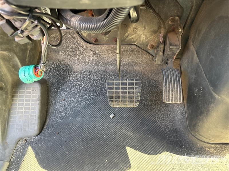 International 4300 SBA Flakbilar/Pickuper