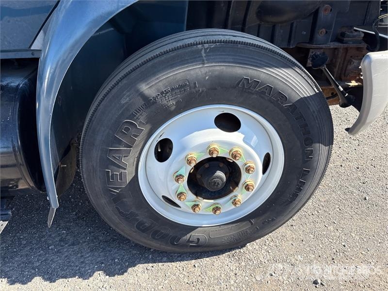 International 4300 SBA شاحنات خفيفة/مفصلية الجوانب