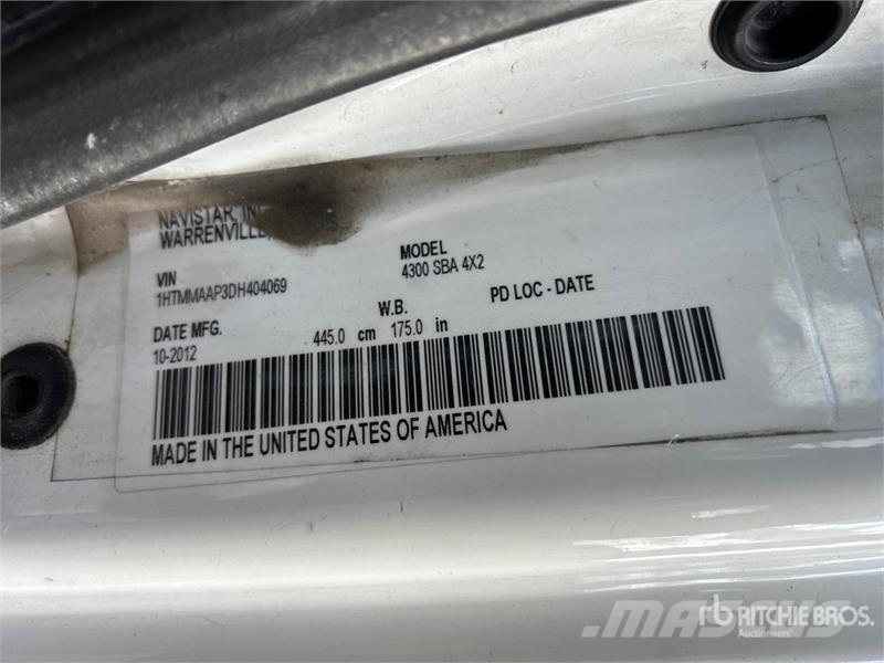 International 4300 SBA Vieglais kravas automobilis/izkraušana no sāniem