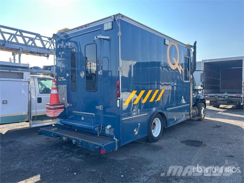 International 4300 SBA Пікапи / Бічне розвантаження