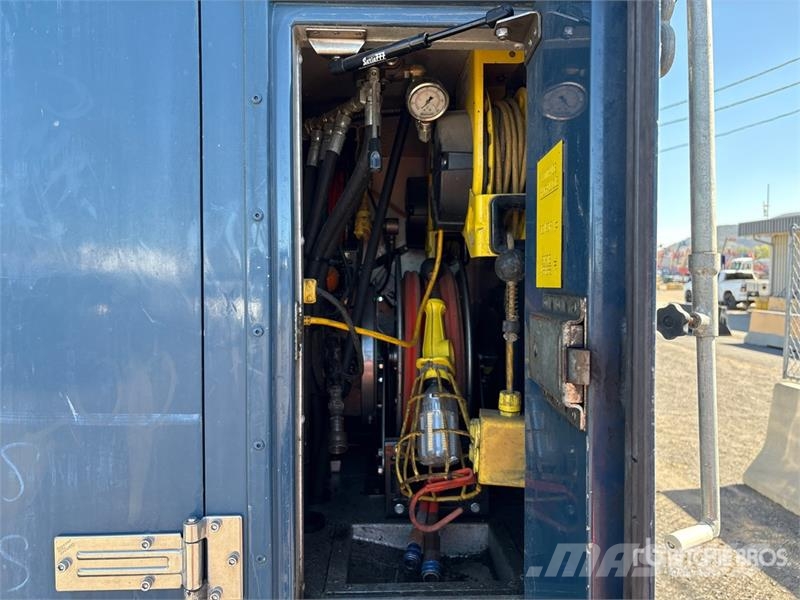 International 4300 SBA Pickup/Sideaflæsning