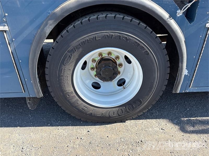 International 4300 SBA شاحنات خفيفة/مفصلية الجوانب