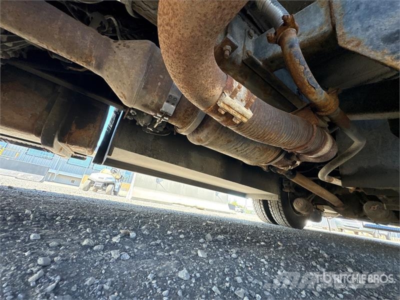 International 4300 SBA شاحنات خفيفة/مفصلية الجوانب
