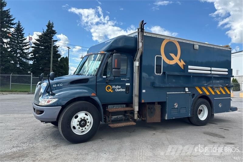 International 4300 SBA Flakbilar/Pickuper