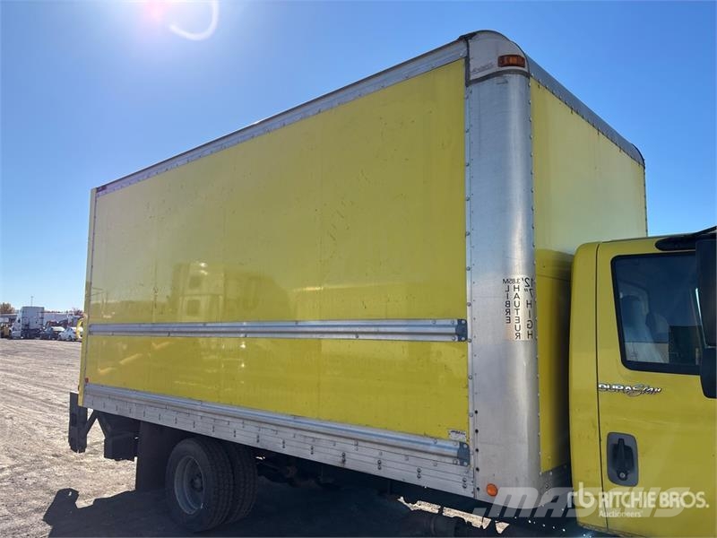 International 4300 SBA LP Фургони