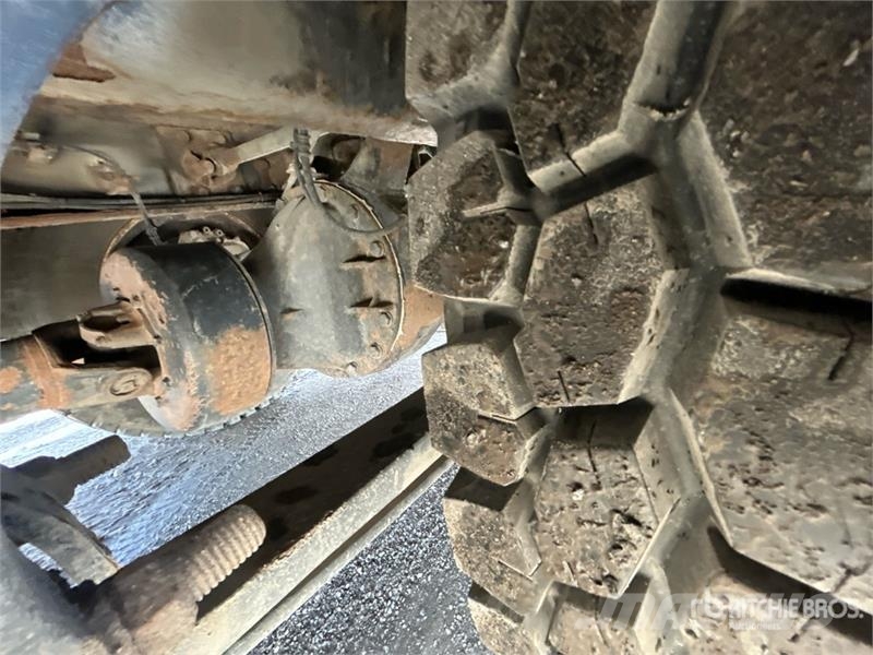International 4300 SBA Vieglais kravas automobilis/izkraušana no sāniem