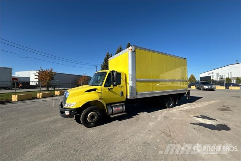 International 4300 SBA LP Фургони