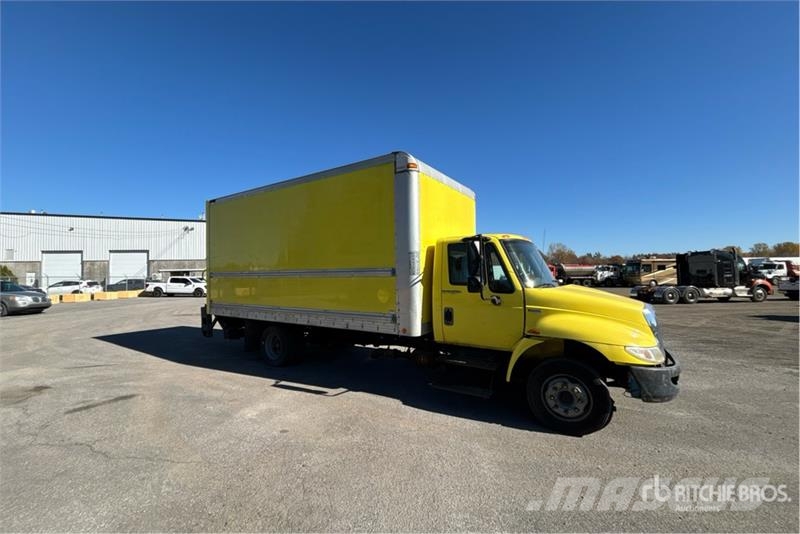 International 4300 SBA LP Фургони