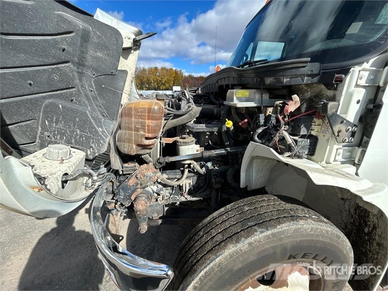 International 4300 SBA Vieglais kravas automobilis/izkraušana no sāniem