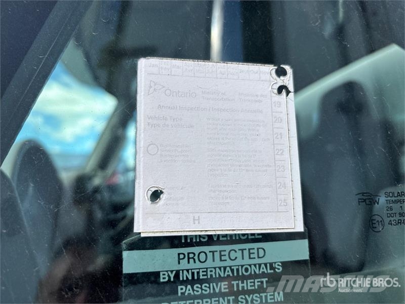International 4300M7 SBA 4x2 Van Truck Box trucks