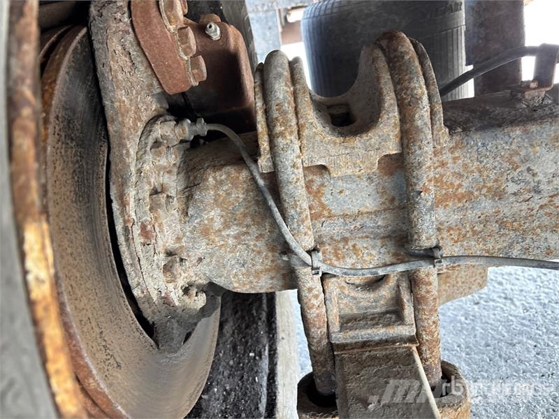 International 4300M7 SBA 4x2 Van Truck Box trucks