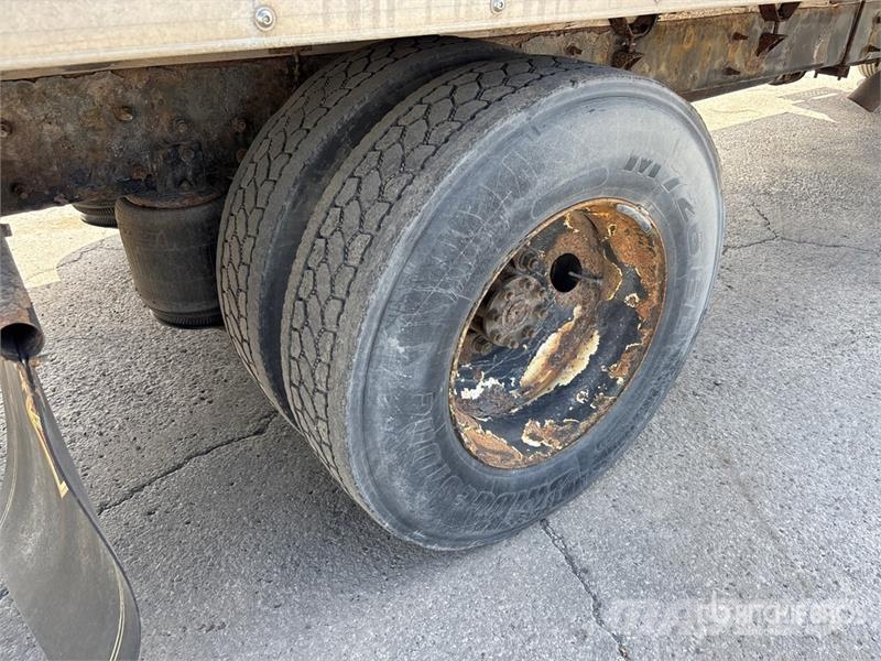 International 4300M7 SBA 4x2 Van Truck Box trucks