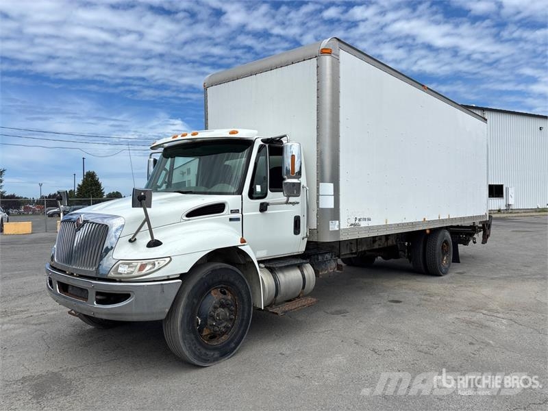 International 4300M7 SBA 4x2 Van Truck Box trucks