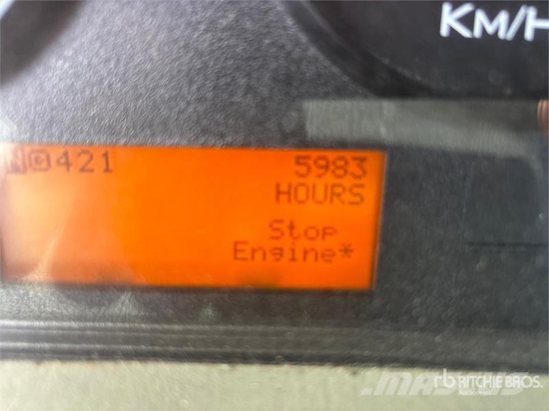 International 4300M7 SBA 4x2 Van Truck Box trucks