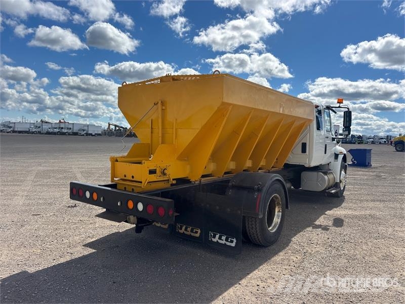 International 4300M7 SBA Durastar 4x2 Sleeper Spreader Truck Vehículos municipales multiusos