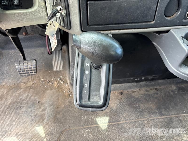 International 4300M7 SBA 4x2 Van Truck Box trucks